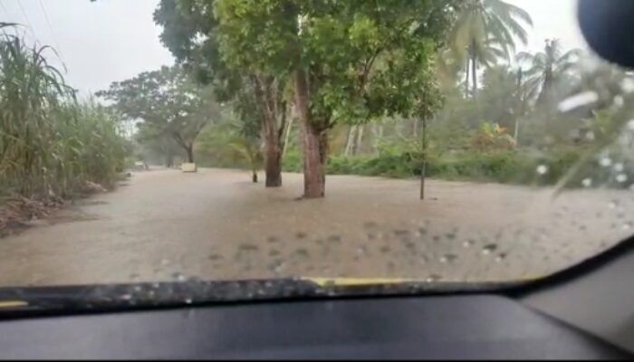 Jalan Danau Sebedang Banjir, Turap Bikin Parit Sempit!