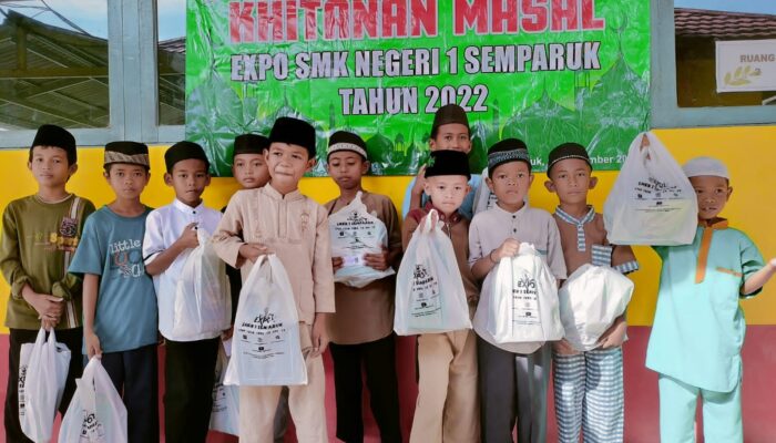 23 Anak Ikut Sunat Massal Dalam Rangka HUT Ke-15 SMK Negeri 1 Semparuk